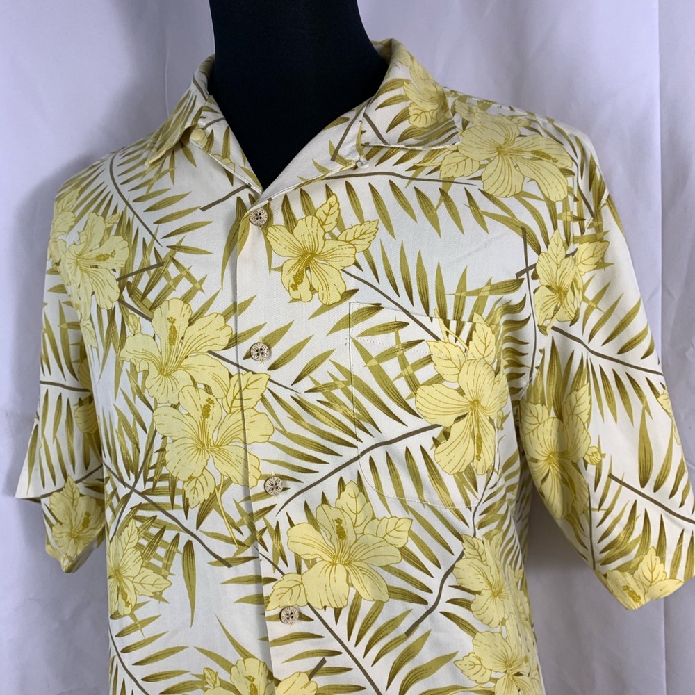 Tommy Bahama medium silk Hawaii button up